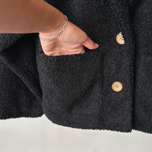 FEW MODA NEW YORK Faux Shearling Teddy Coat Cropped in Black Size-Medium - Picture 5 of 9